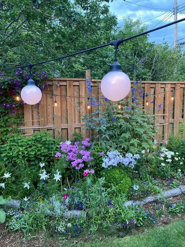 1422 2 Street NW Calgary AB T2M 2W1