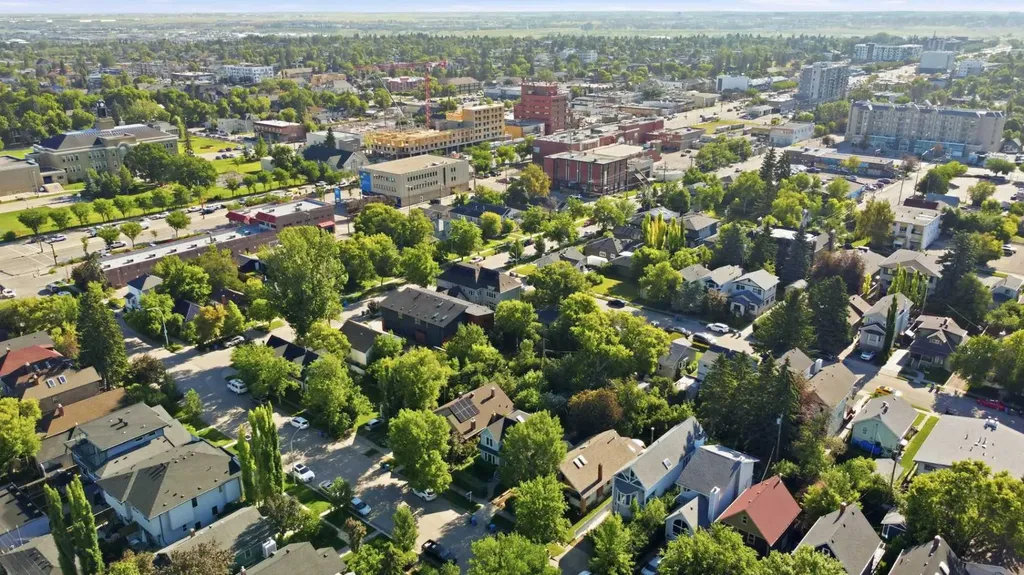 1422 2 Street NW Calgary AB T2M 2W1
