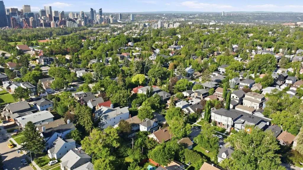 1422 2 Street NW Calgary AB T2M 2W1