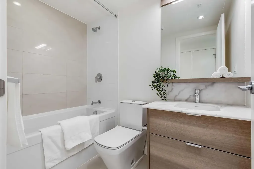 138 Waterfront Court SW Calgary AB T2P 1L1