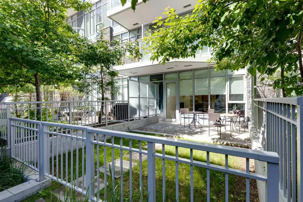 138 Waterfront Court SW Calgary AB T2P 1L1