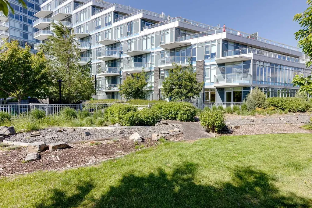 138 Waterfront Court SW Calgary AB T2P 1L1