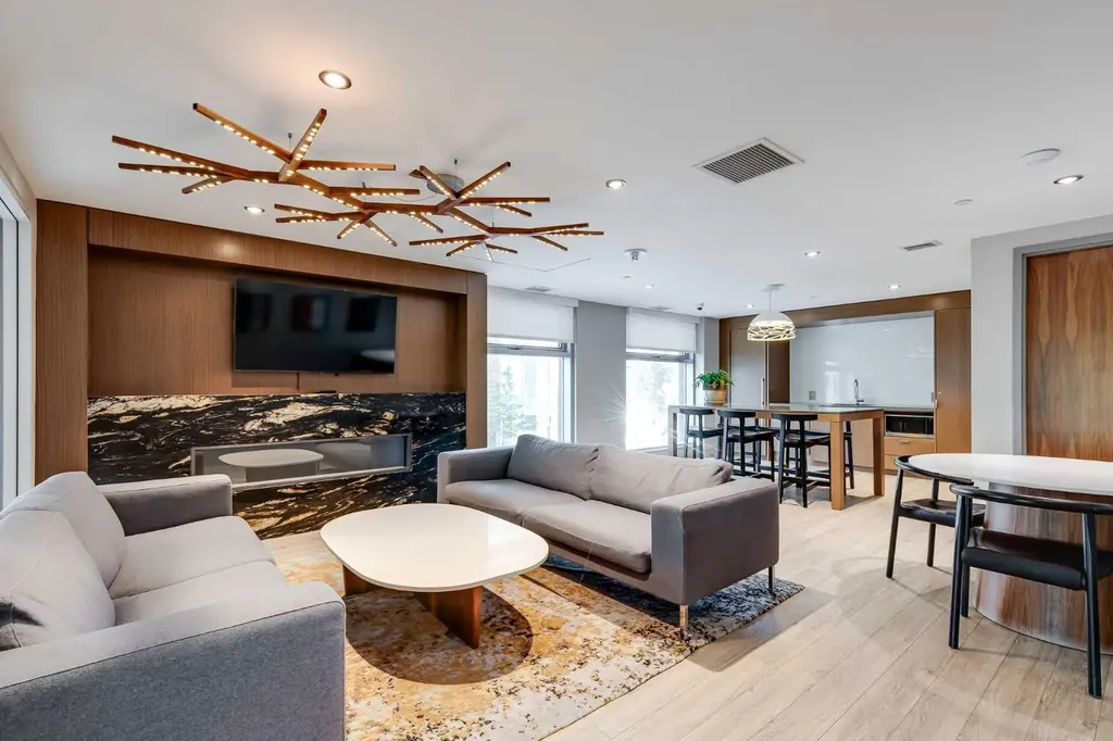138 Waterfront Court SW Calgary AB T2P 1L1