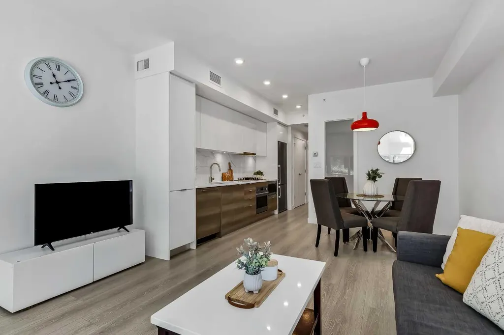138 Waterfront Court SW Calgary AB T2P 1L1