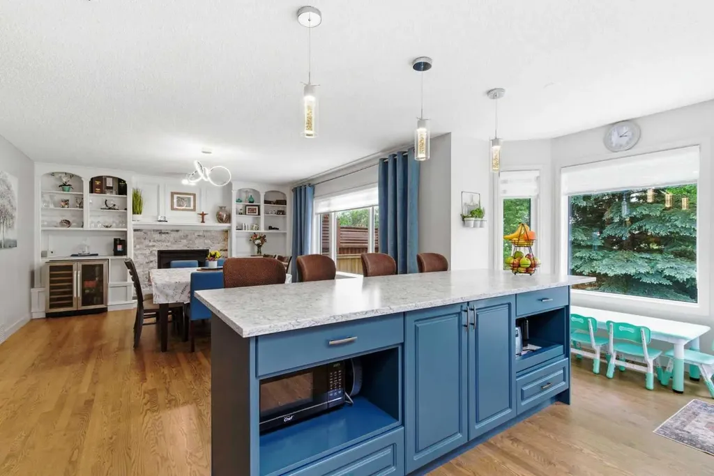 67 Douglas Shore Close SE Calgary AB T2Z 2K7