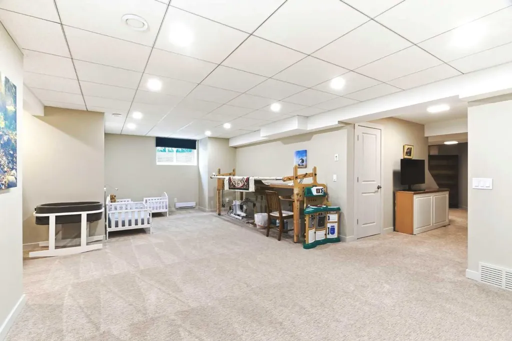 67 Douglas Shore Close SE Calgary AB T2Z 2K7