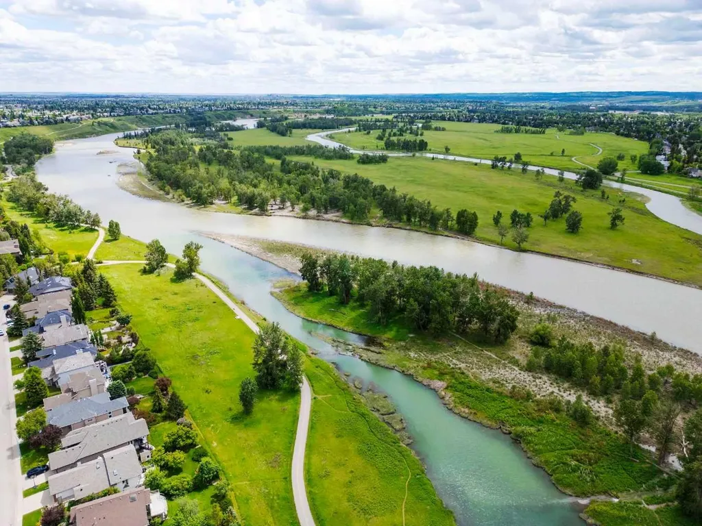 67 Douglas Shore Close SE Calgary AB T2Z 2K7