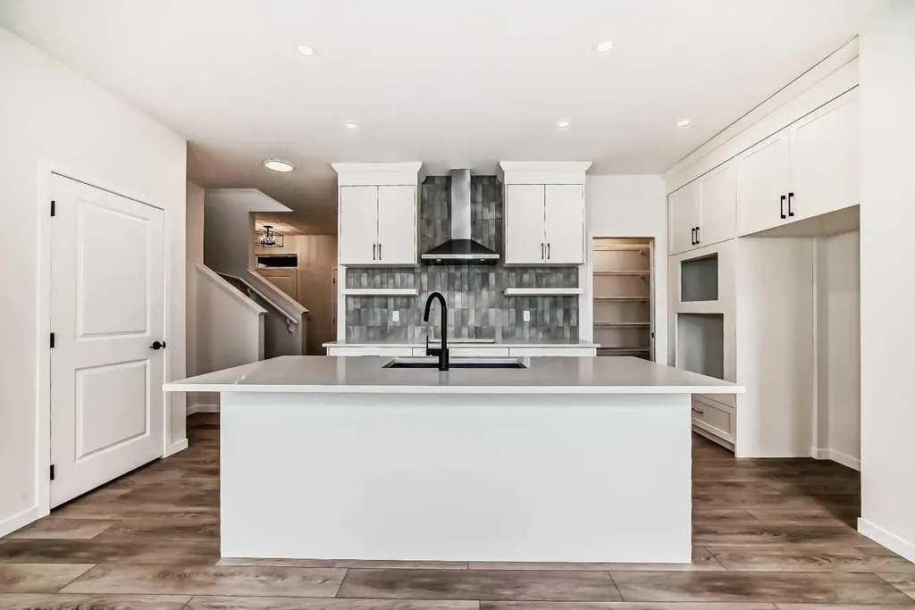 310 Montrose Crescent SE High River AB T1V 0L1