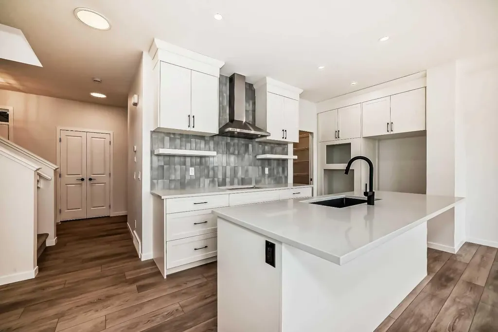 310 Montrose Crescent SE High River AB T1V 0L1
