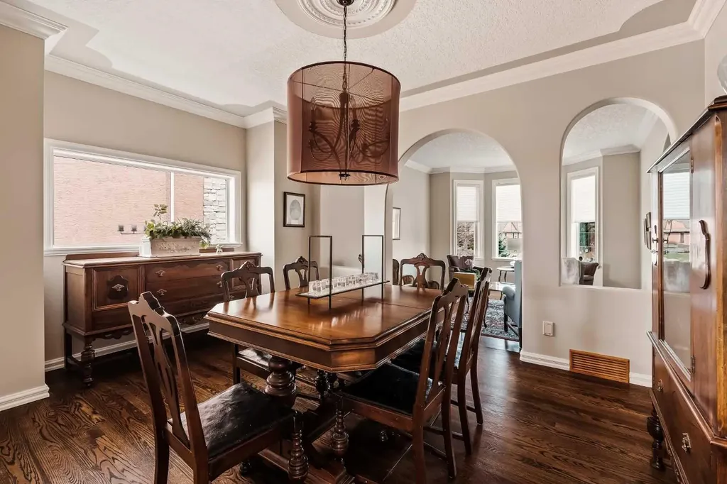 70 Patterson Close SW Calgary AB T3H 3K2
