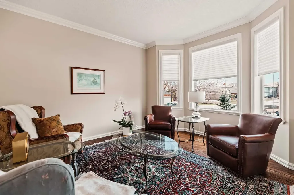 70 Patterson Close SW Calgary AB T3H 3K2