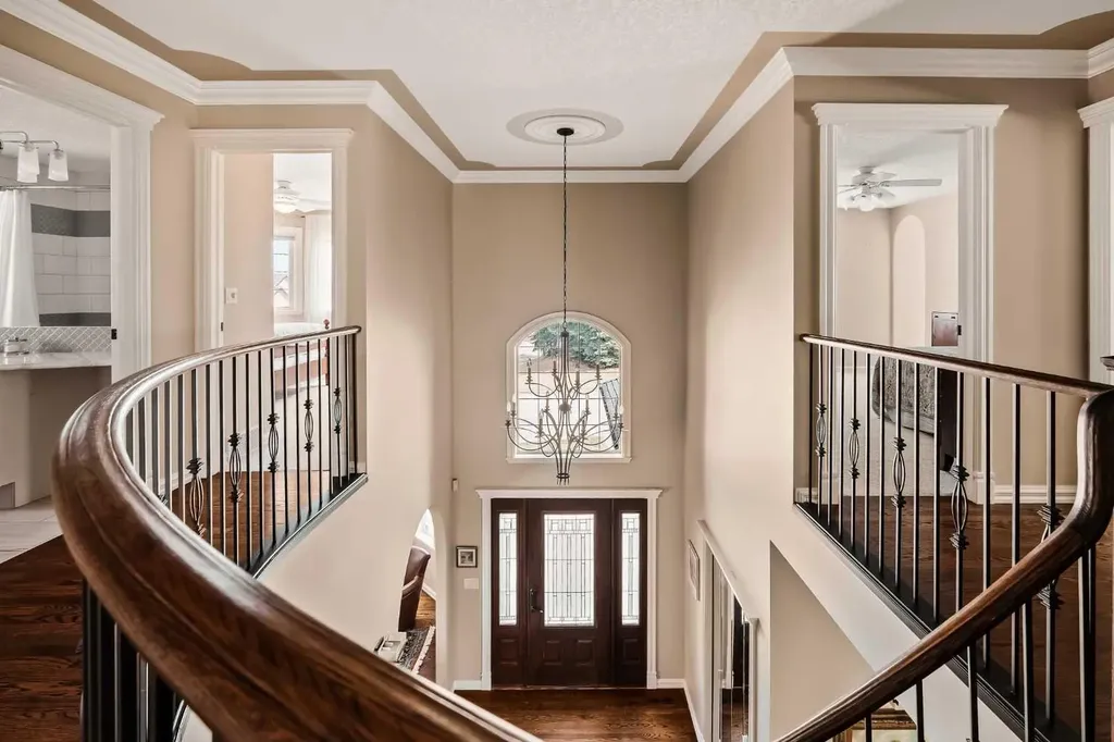 70 Patterson Close SW Calgary AB T3H 3K2