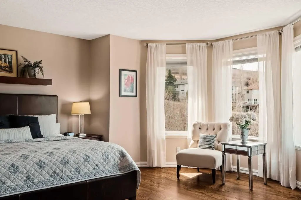 70 Patterson Close SW Calgary AB T3H 3K2