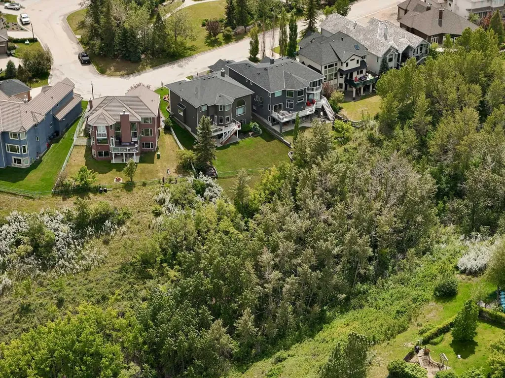 70 Patterson Close SW Calgary AB T3H 3K2