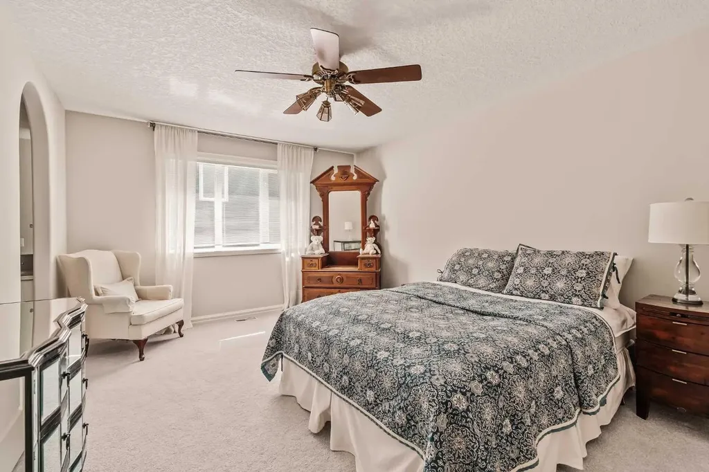70 Patterson Close SW Calgary AB T3H 3K2