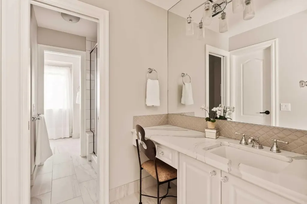 70 Patterson Close SW Calgary AB T3H 3K2