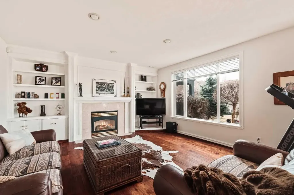 70 Patterson Close SW Calgary AB T3H 3K2