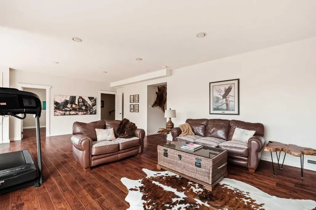 70 Patterson Close SW Calgary AB T3H 3K2