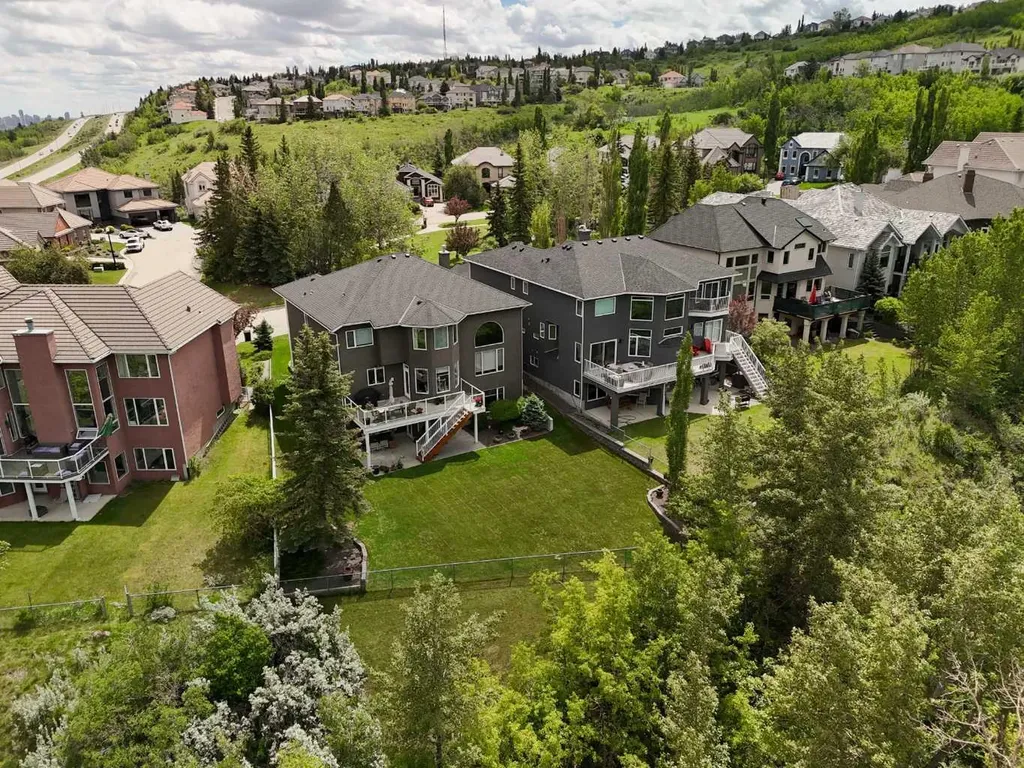 70 Patterson Close SW Calgary AB T3H 3K2