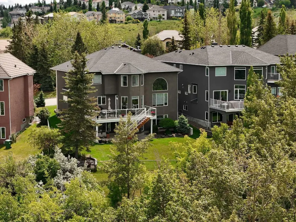 70 Patterson Close SW Calgary AB T3H 3K2
