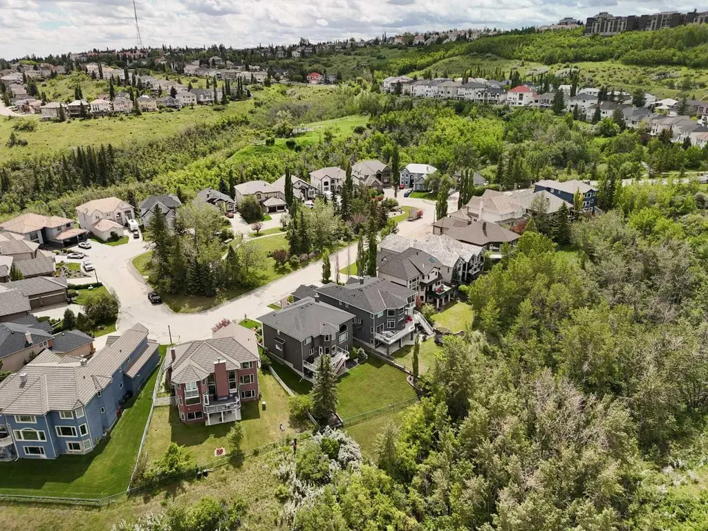 70 Patterson Close SW Calgary AB T3H 3K2