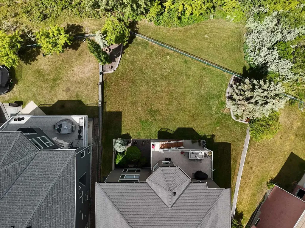 70 Patterson Close SW Calgary AB T3H 3K2