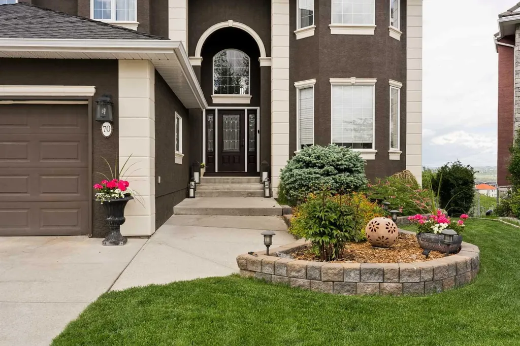 70 Patterson Close SW Calgary AB T3H 3K2
