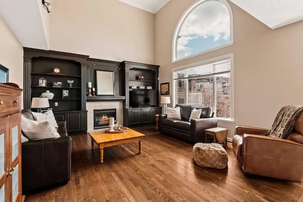 70 Patterson Close SW Calgary AB T3H 3K2