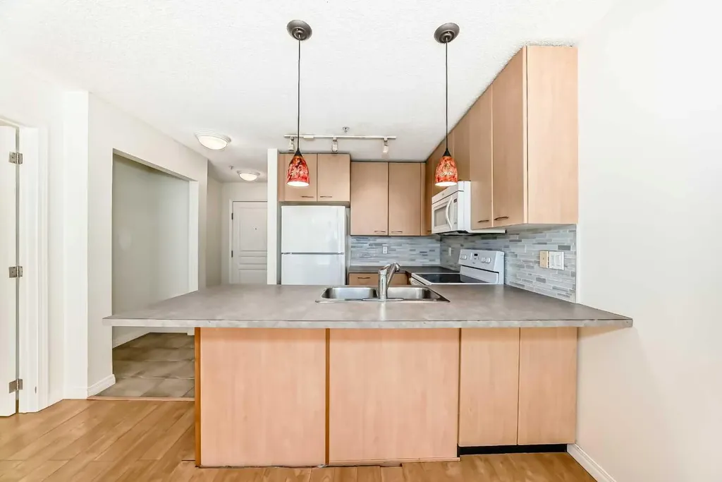 5115 Richard Road SW Calgary AB T3E 7M7