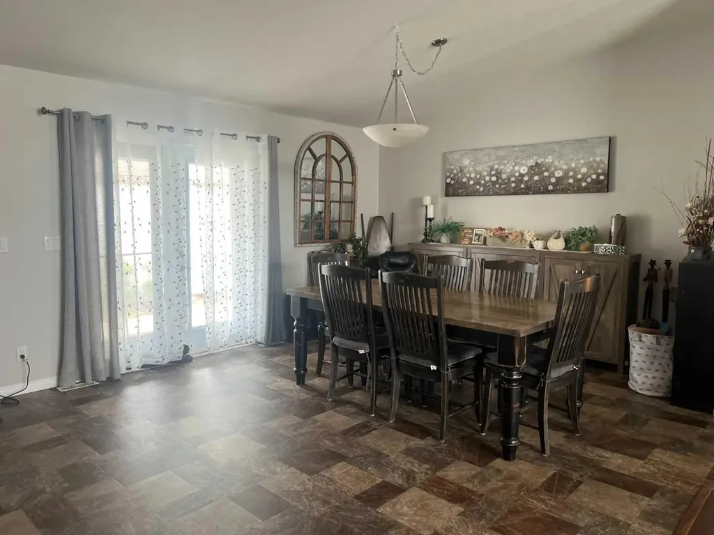 807 8a Avenue Fox Creek AB T0H 1P0