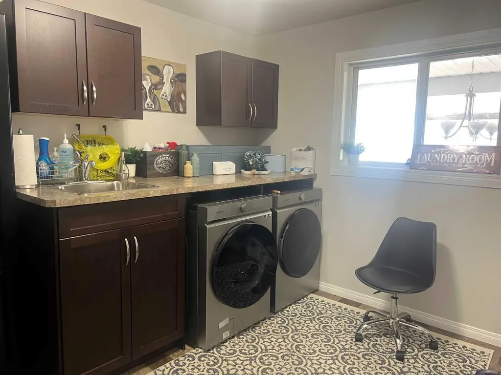 807 8a Street Fox Creek AB T0H 1P0