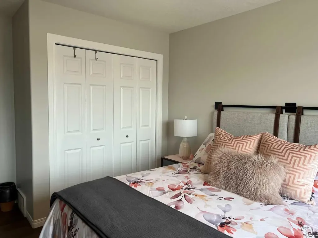 807 8a Avenue Fox Creek AB T0H 1P0