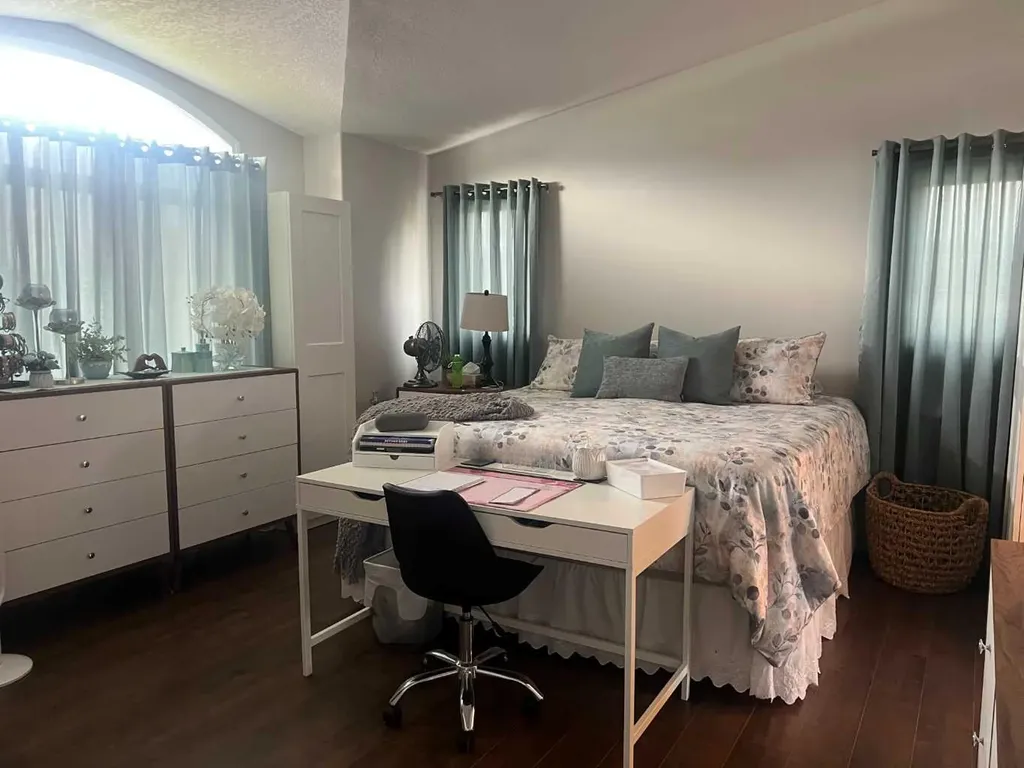 807 8a Street Fox Creek AB T0H 1P0