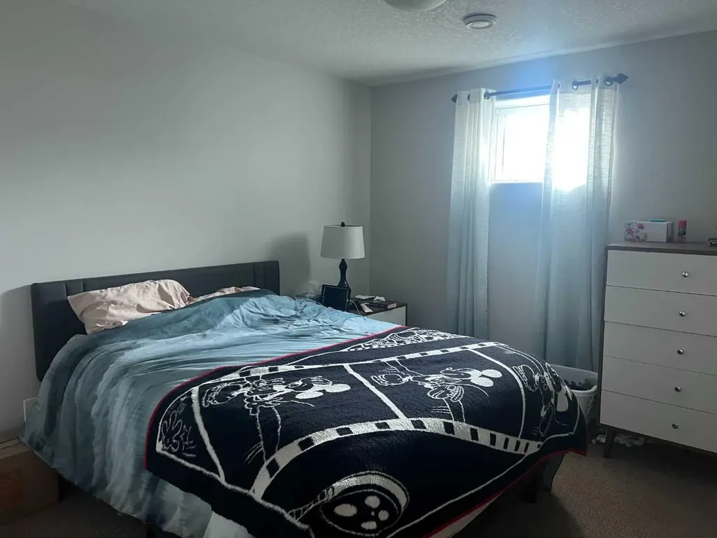 807 8a Street Fox Creek AB T0H 1P0