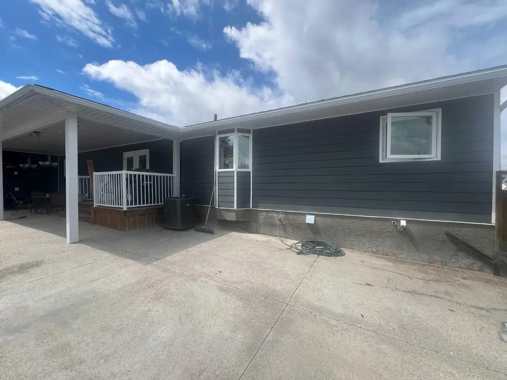 807 8a Street Fox Creek AB T0H 1P0