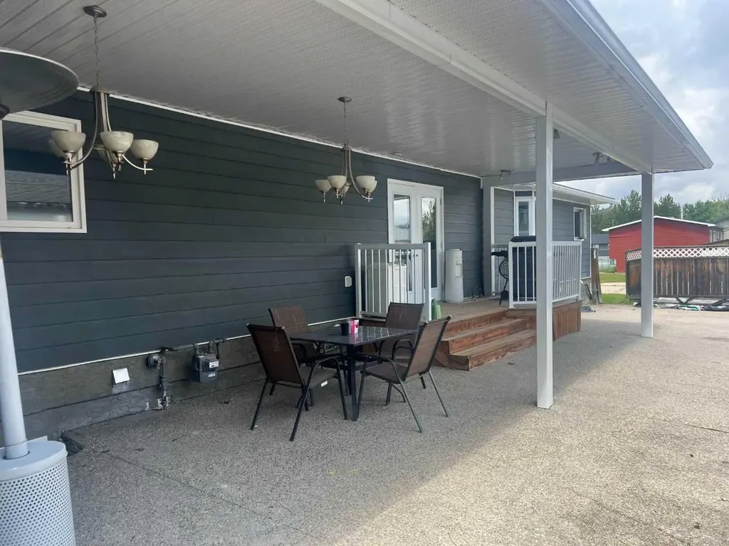 807 8a Street Fox Creek AB T0H 1P0