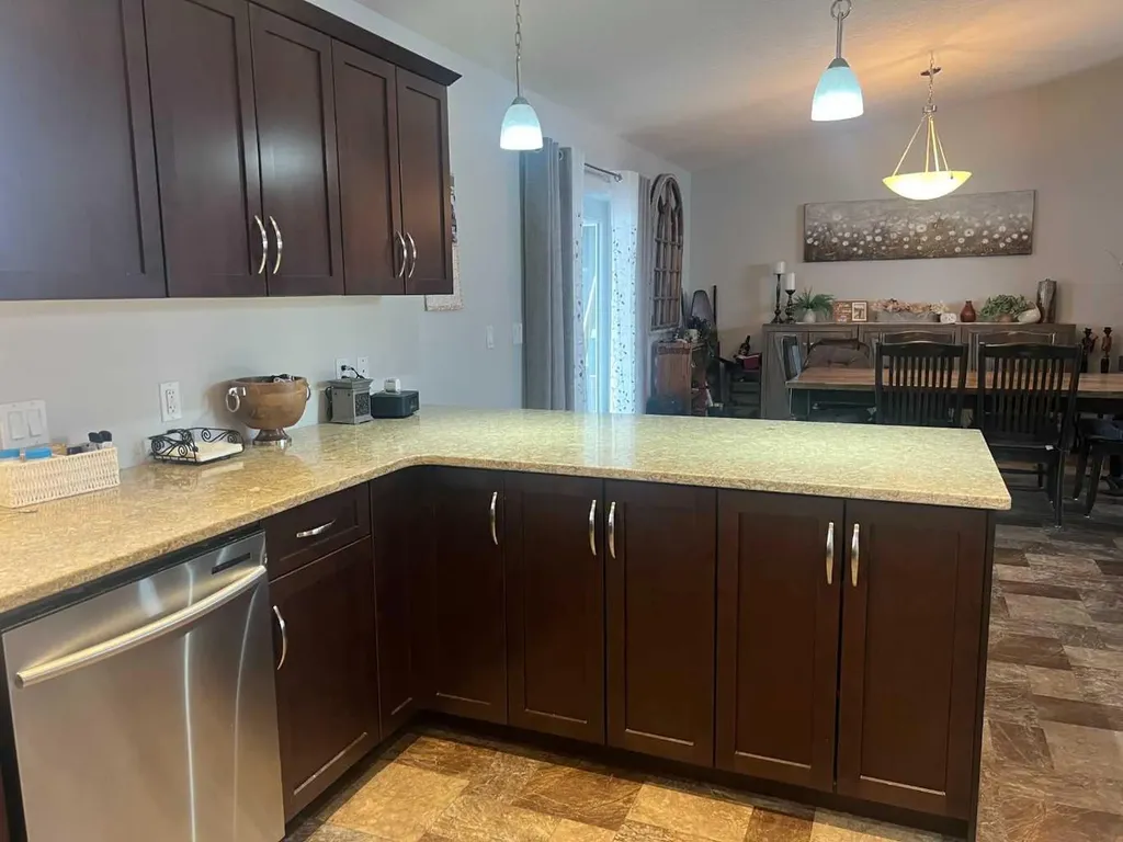 807 8a Street Fox Creek AB T0H 1P0