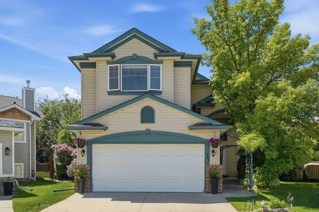 761 Sheep River Court Okotoks AB T1S1T8