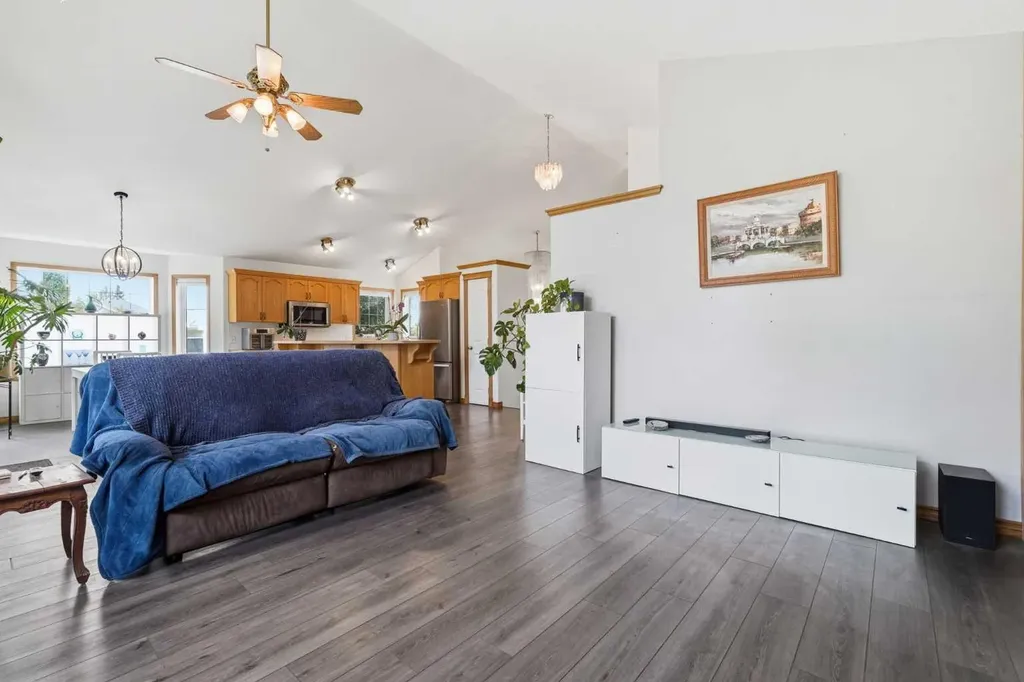 761 Sheep River Court Okotoks AB T1S1T8
