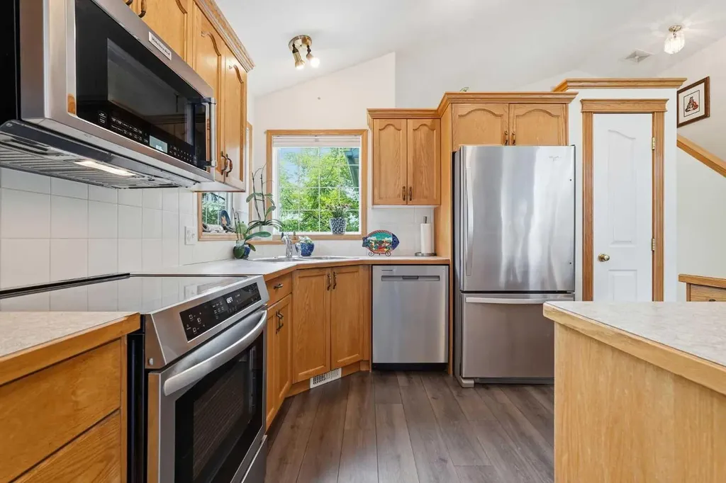 761 Sheep River Court Okotoks AB T1S1T8