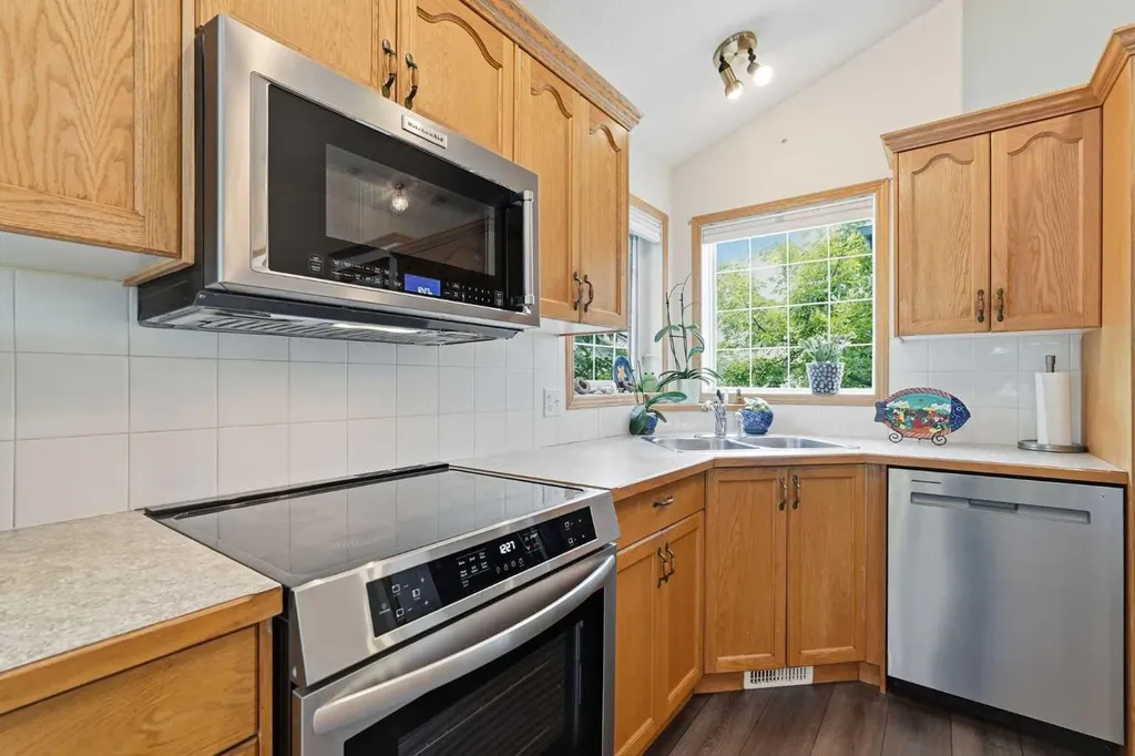 761 Sheep River Court Okotoks AB T1S1T8