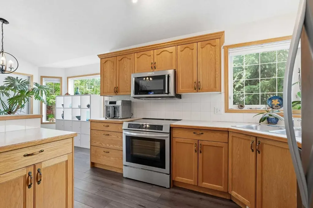 761 Sheep River Court Okotoks AB T1S1T8