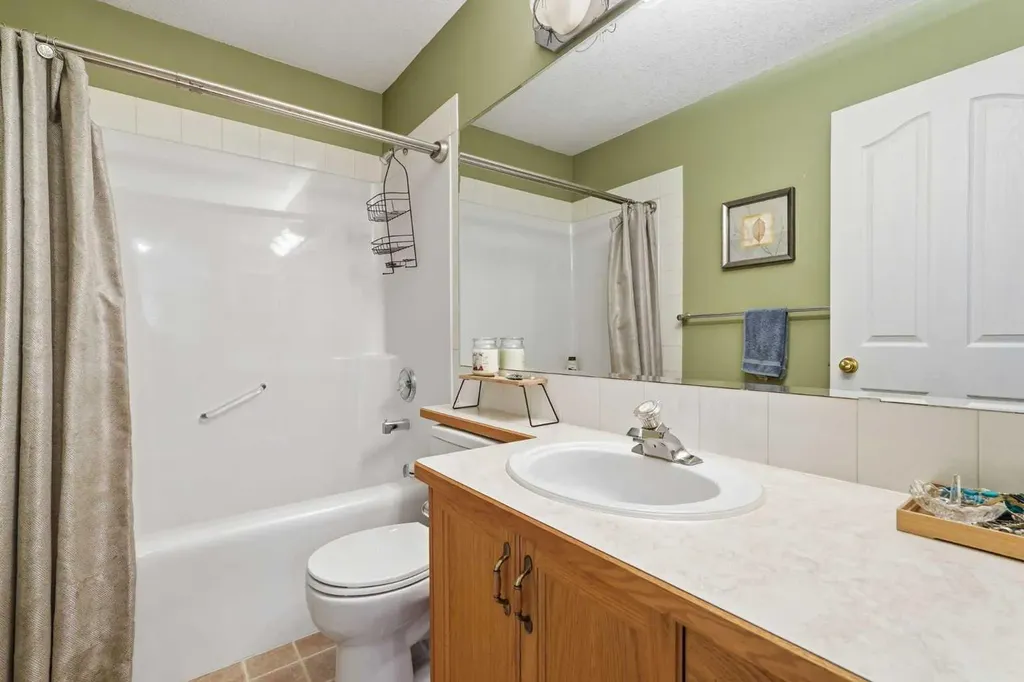 761 Sheep River Court Okotoks AB T1S1T8