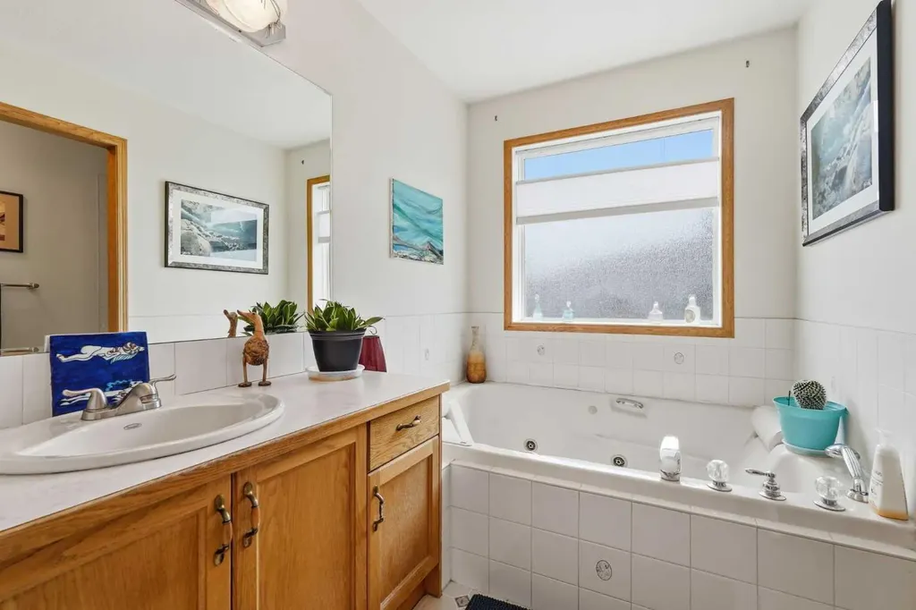 761 Sheep River Court Okotoks AB T1S1T8