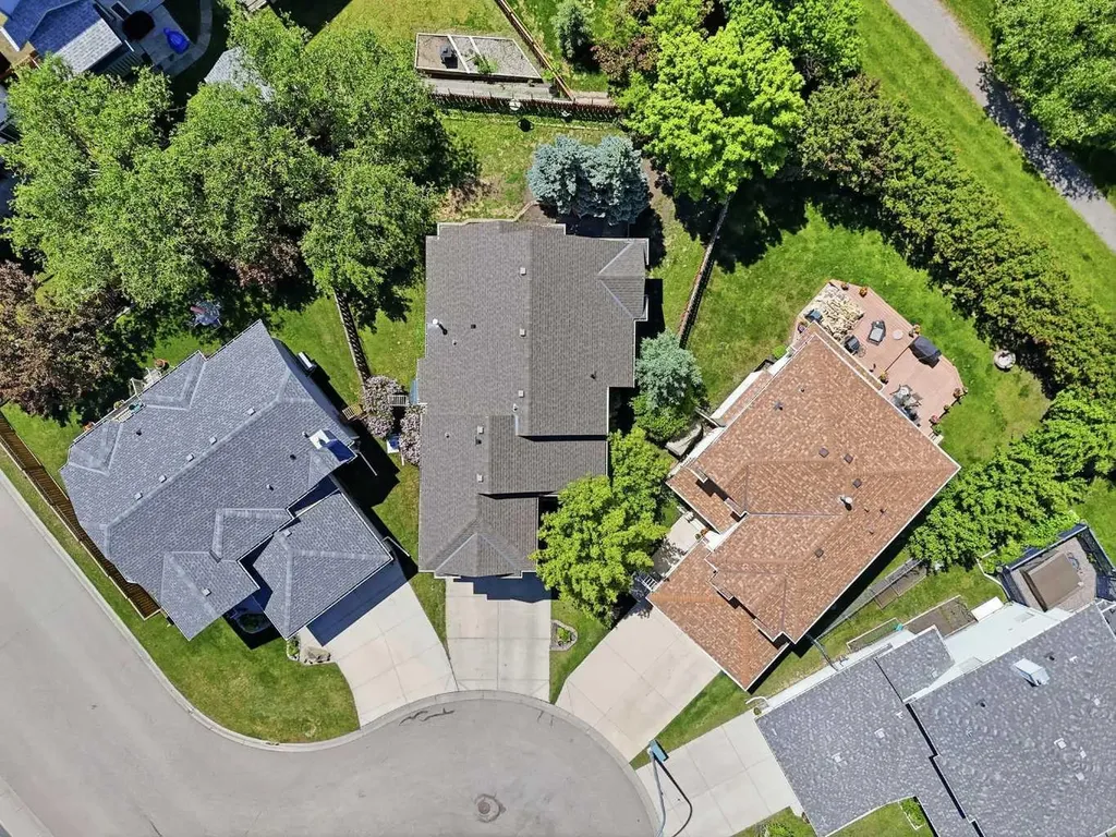 761 Sheep River Court Okotoks AB T1S1T8