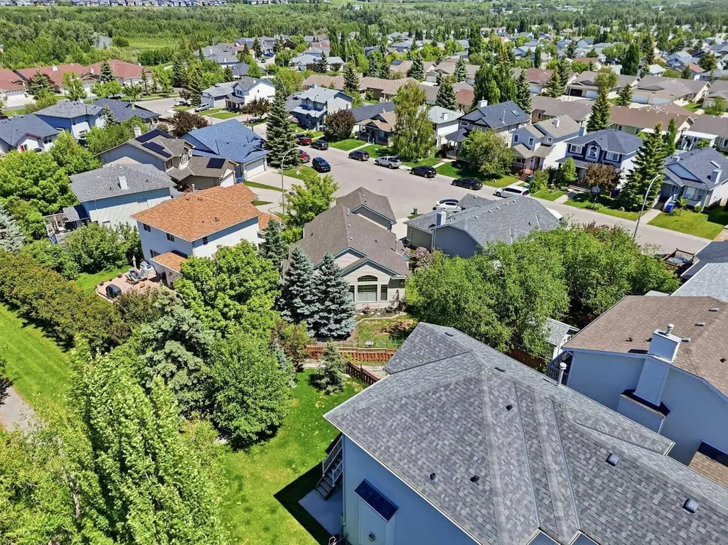 761 Sheep River Court Okotoks AB T1S1T8