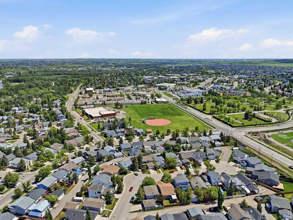 761 Sheep River Court Okotoks AB T1S1T8