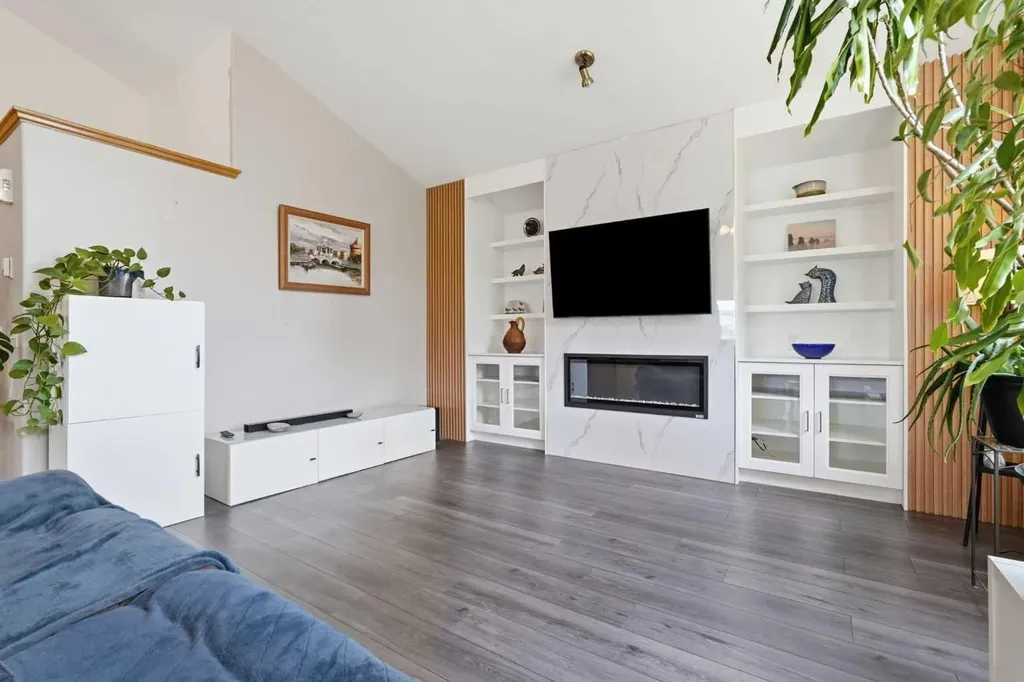 761 Sheep River Court Okotoks AB T1S1T8