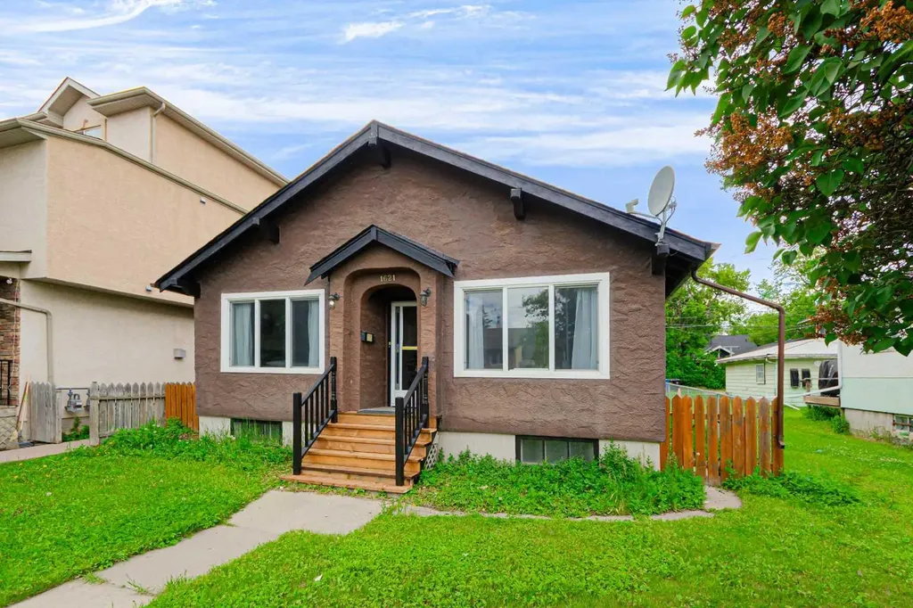 1621 4 Street NW Calgary AB T2M 2Z1