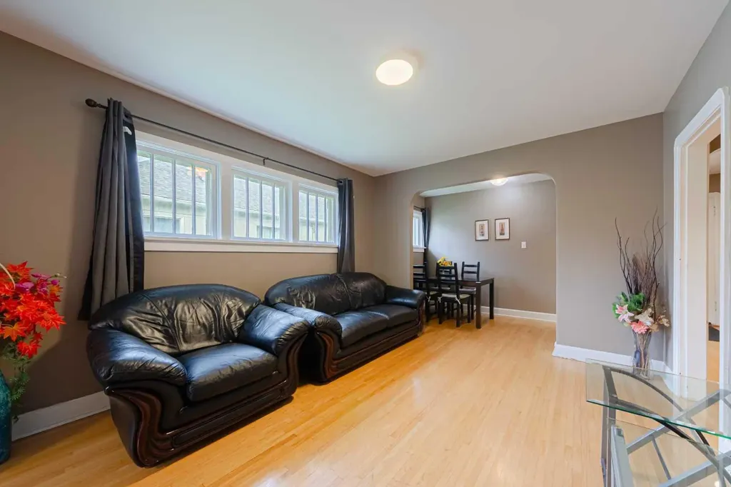 1621 4 Street NW Calgary AB T2M 2Z1